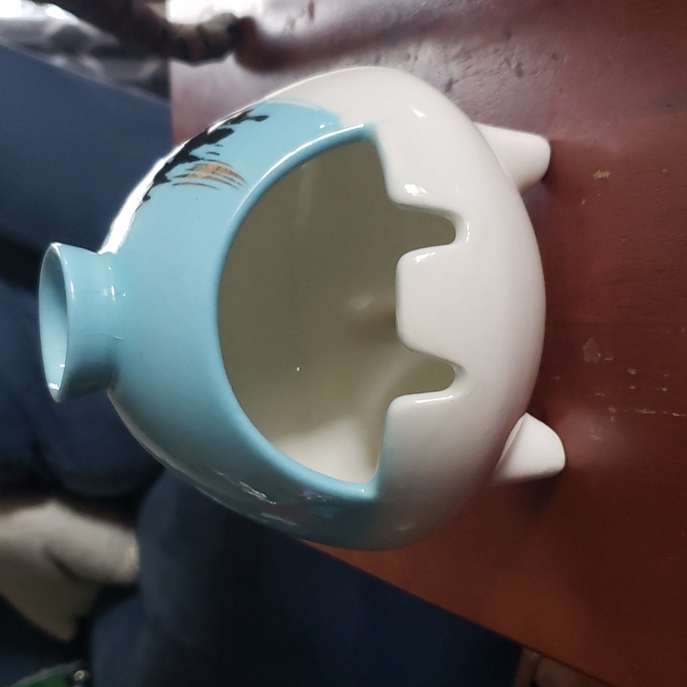 Vintage Matthew Adams footed Snow Cabin Ashtray